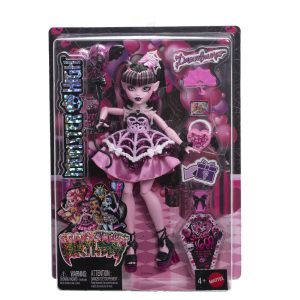 MONSTER HIGH ZIUA DE NASTERE DULCE SI INFRICOSATOARE PAPUSA DRACULAURA CU ACCESORII