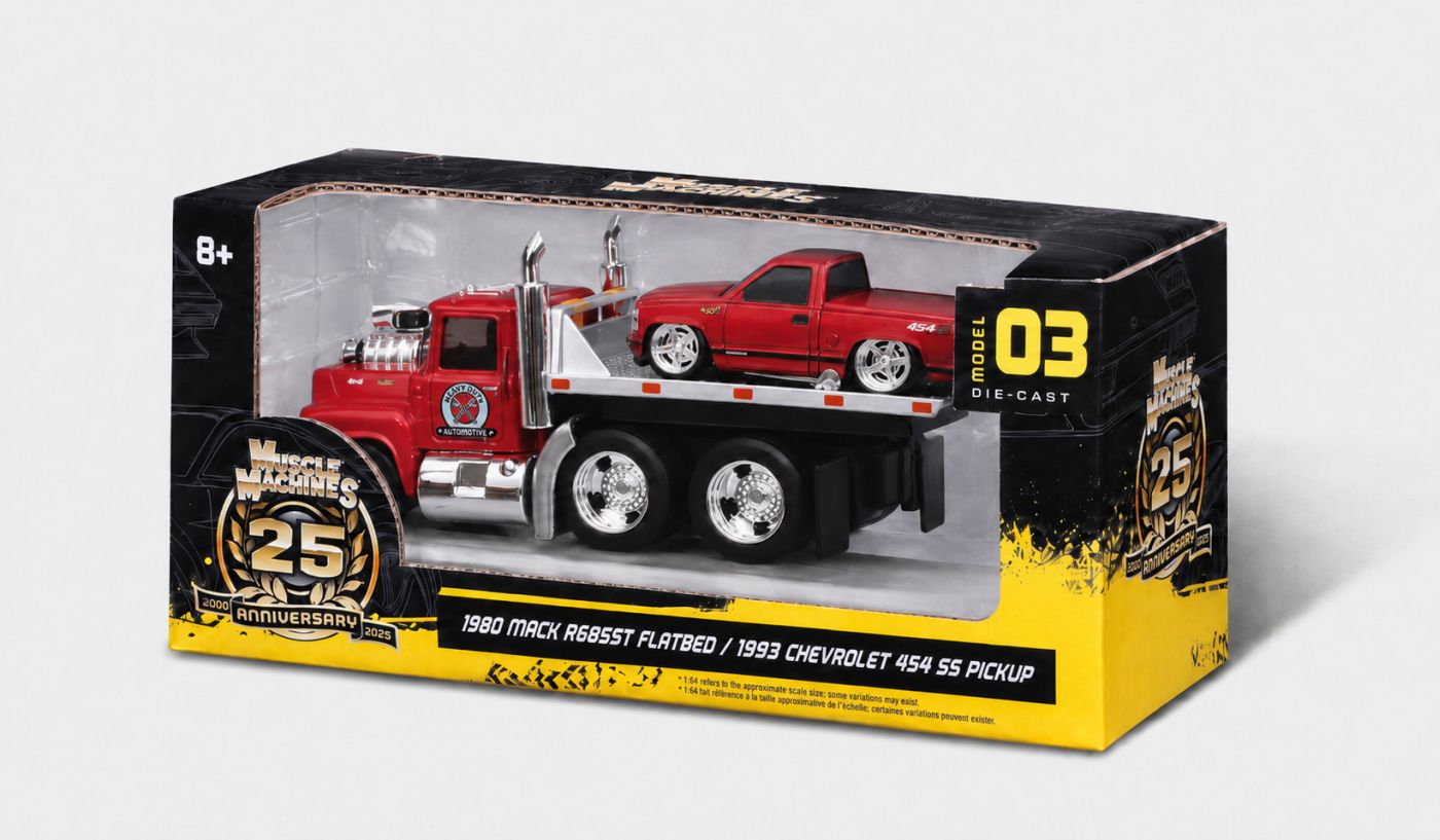 MAISTO MUSCLE TRANSPORTS SET CAMION CU PLATFORMA MACK R685ST FLATBED 1980 SI MASINUTA CHEVROLET 454 SS PICKUP 1993 SCARA 1 LA 64